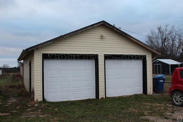 12279 S Docking RD, Burlingame, KS 66413
