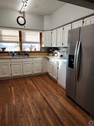 12279 S Docking RD, Burlingame, KS 66413