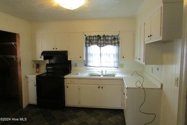 8401 Boykin Bridge Road, Clinton, NC 28328