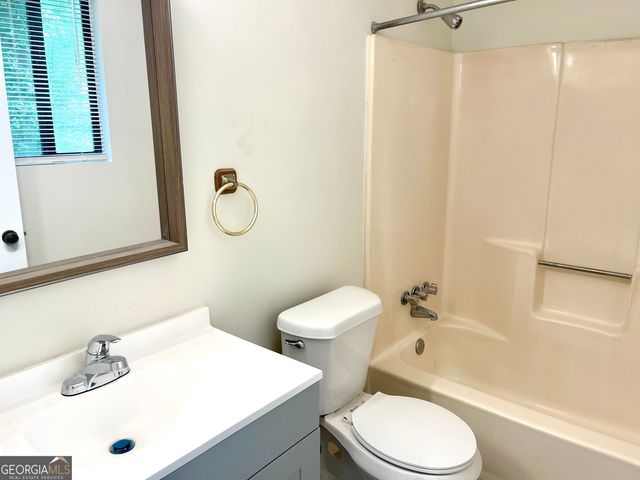 5165 Fairforest Drive, Stone Mountain, GA 30088