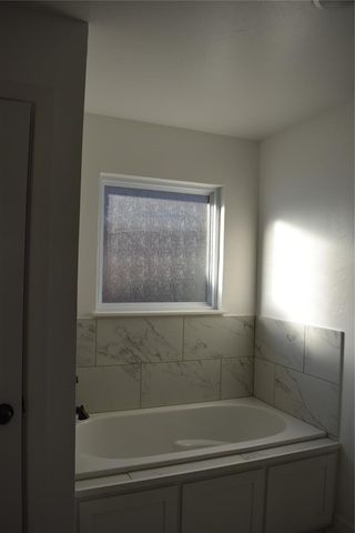 1021 Pacific Avenue, Newcastle, OK 73065