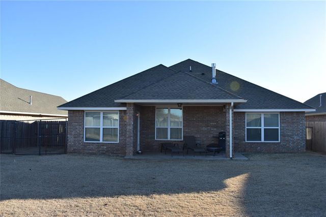 1021 Pacific Avenue, Newcastle, OK 73065