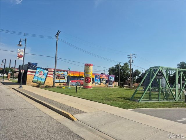 2057 Cleveland Boulevard, Granite City, IL 62040