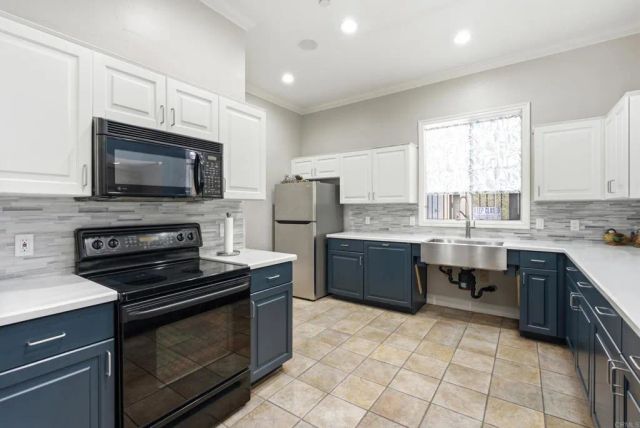 3845 Elijah Ct 613, San Diego, CA 92130