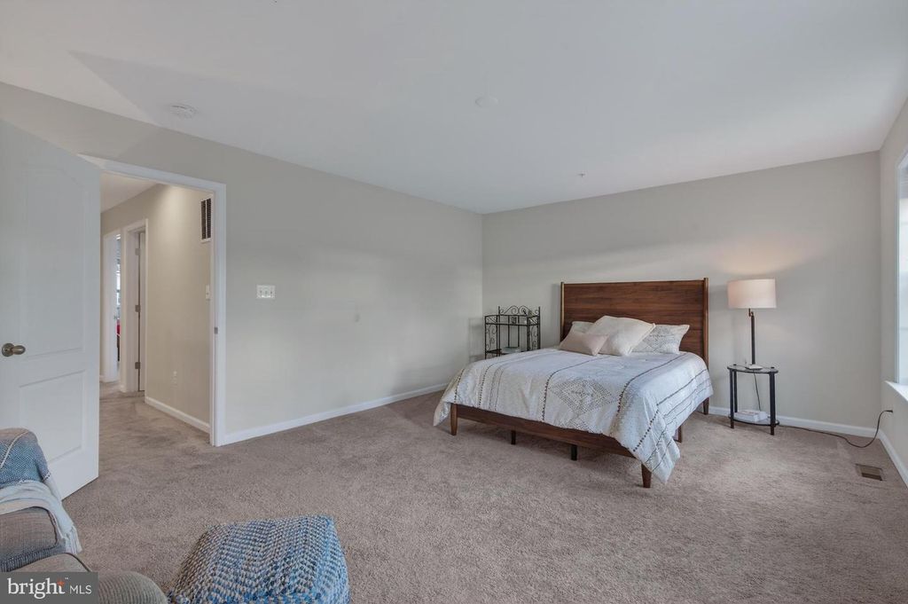 Image 32 of property listing at 1316 MONOCACY CROSSING PKWY, Brunswick, MD 21716