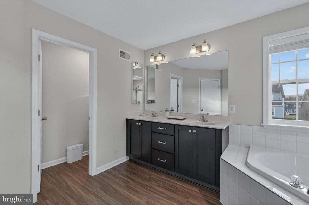 Image 36 of property listing at 1316 MONOCACY CROSSING PKWY, Brunswick, MD 21716