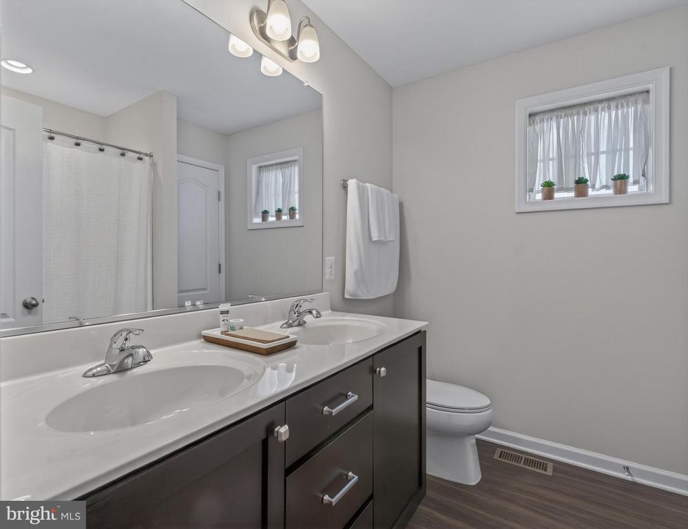 Image 40 of property listing at 1316 MONOCACY CROSSING PKWY, Brunswick, MD 21716
