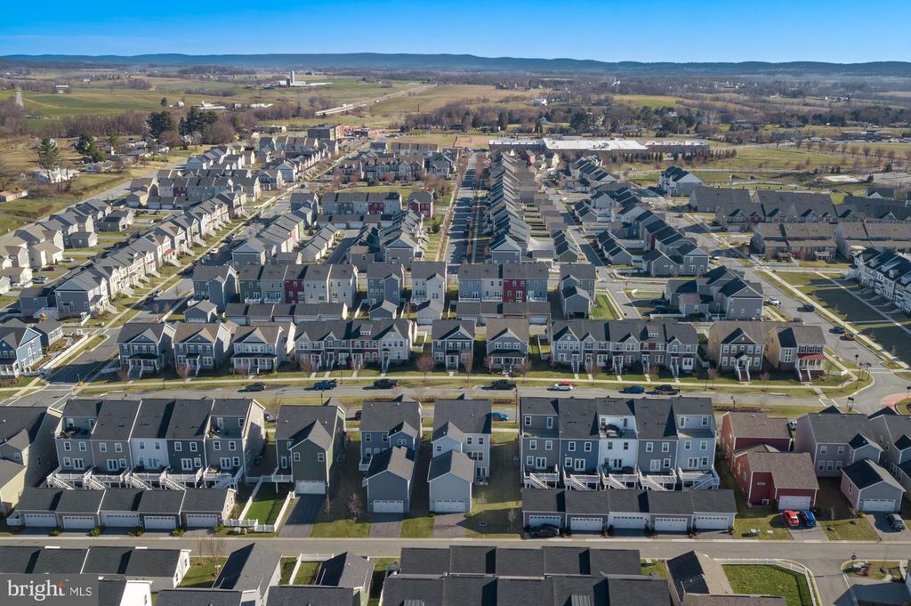 Image 64 of property listing at 1316 MONOCACY CROSSING PKWY, Brunswick, MD 21716