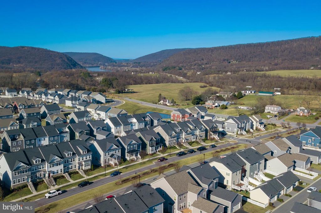 Image 66 of property listing at 1316 MONOCACY CROSSING PKWY, Brunswick, MD 21716