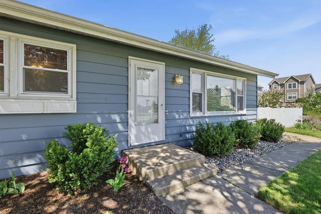 517 Hillcrest Drive, Waunakee, WI 53597