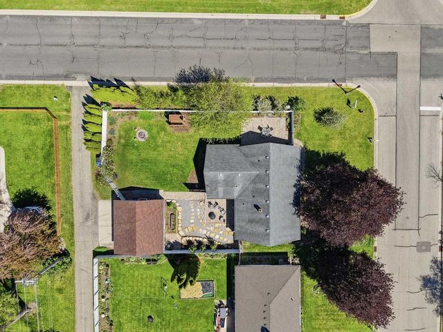 517 Hillcrest Drive, Waunakee, WI 53597