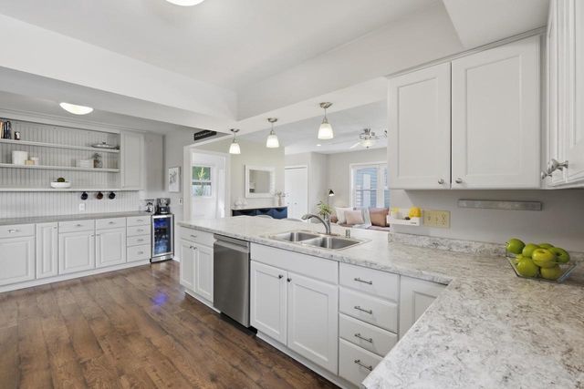 517 Hillcrest Drive, Waunakee, WI 53597