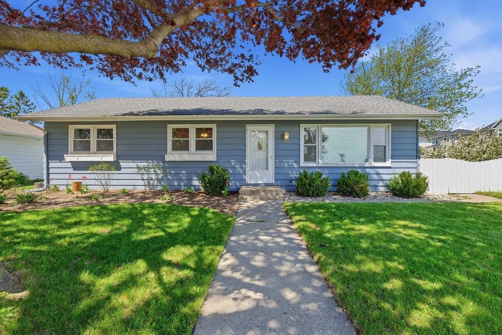 517 Hillcrest Drive, Waunakee, WI 53597