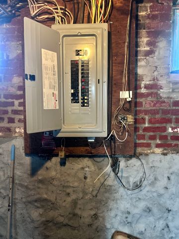 161 Shawmut St, Chelsea, MA 02150