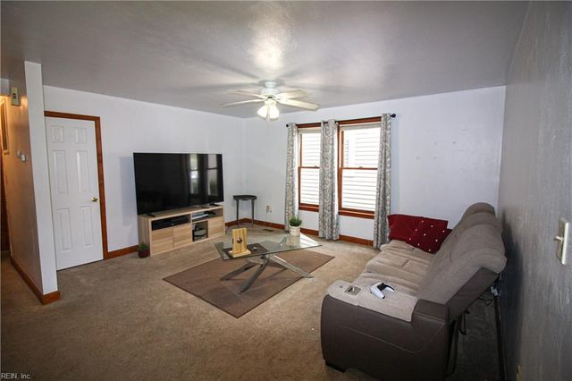 121 Broad ST, Portsmouth, VA 23707