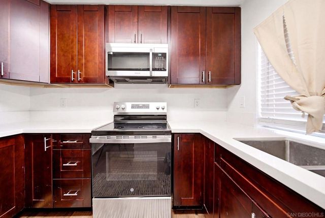 3282 Ashford St E, San Diego, CA 92111