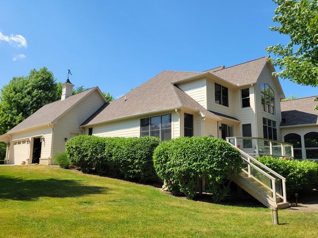 6245 Dublin Drive, Stanwood, MI 49346