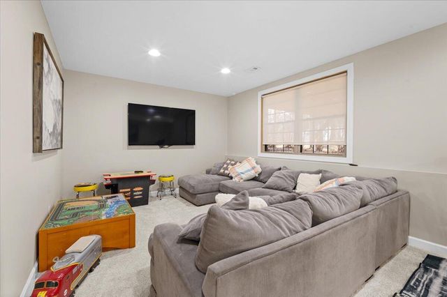 6245 Dublin Drive, Stanwood, MI 49346