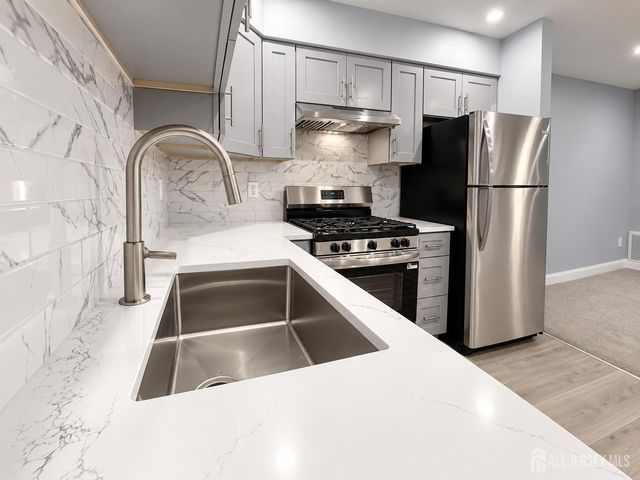 1124 waterford Drive, Edison, NJ 08817