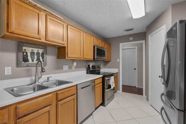 2906 Laurelridge Drive, League City, TX 77573