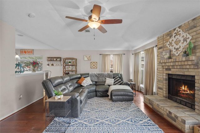 2906 Laurelridge Drive, League City, TX 77573
