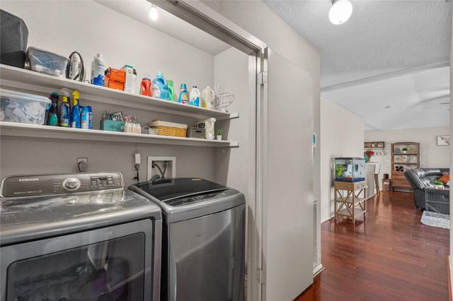2906 Laurelridge Drive, League City, TX 77573