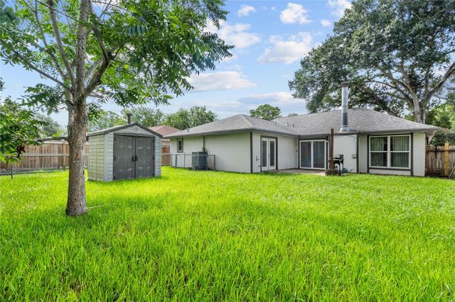 2906 Laurelridge Drive, League City, TX 77573