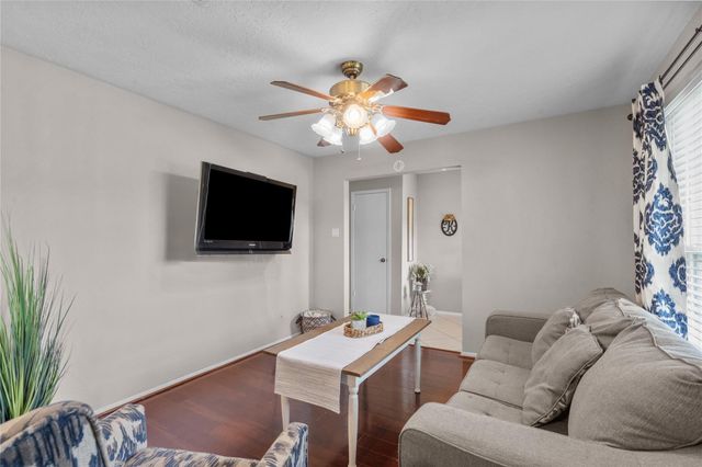 2906 Laurelridge Drive, League City, TX 77573