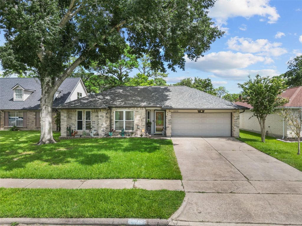2906 Laurelridge Drive, League City, TX 77573