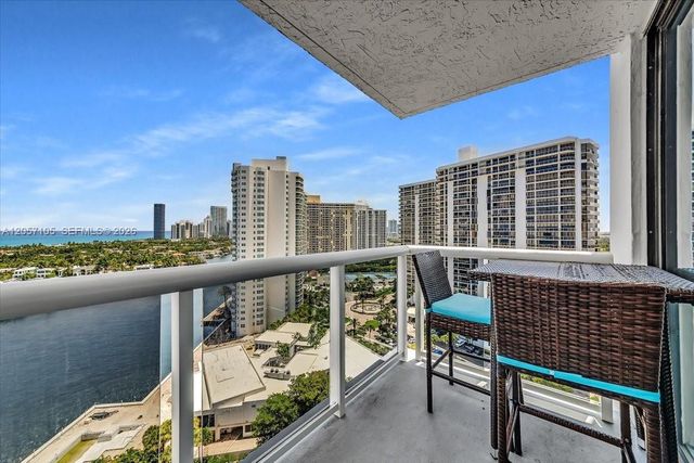 20515 E Country Club Drive 2048, Aventura, FL 33180