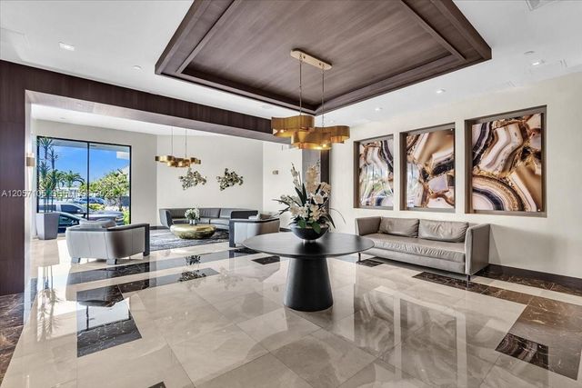 20515 E Country Club Drive 2048, Aventura, FL 33180