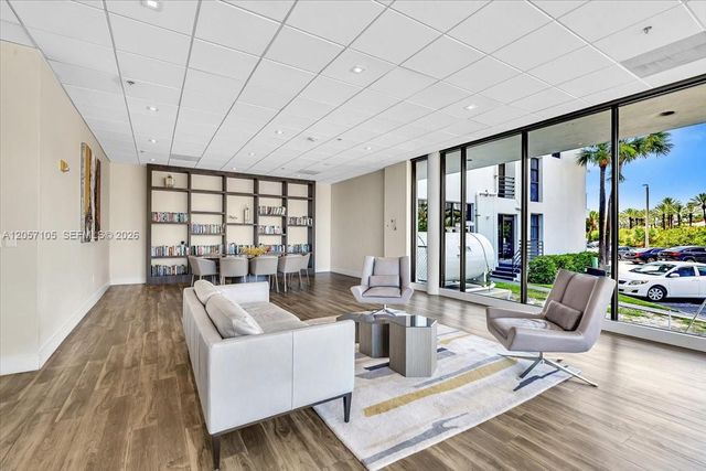 20515 E Country Club Drive 2048, Aventura, FL 33180