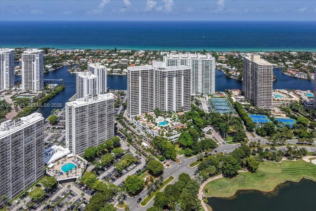 20515 E Country Club Drive 2048, Aventura, FL 33180