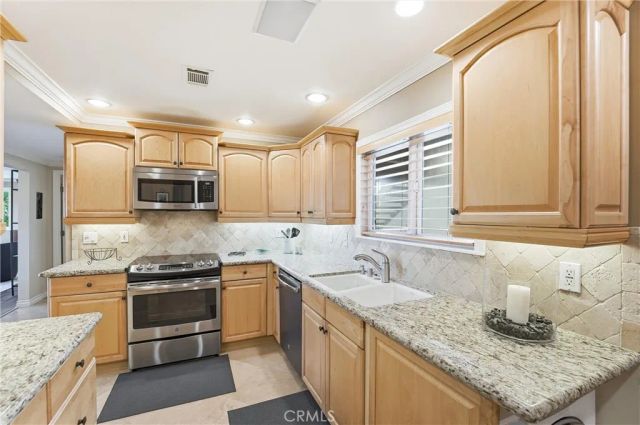 3242 San Amadeo 2D, Laguna Woods, CA 92637