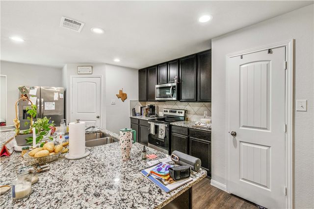 993 Marquis Drive, Bryan, TX 77803