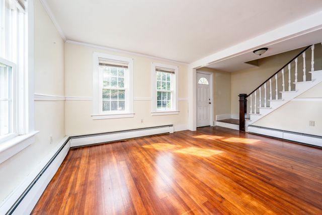 562 Waquoit Hwy, Falmouth, MA 02536
