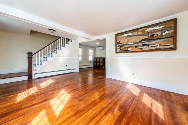 562 Waquoit Hwy, Falmouth, MA 02536