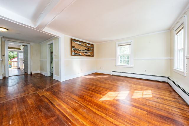 562 Waquoit Hwy, Falmouth, MA 02536