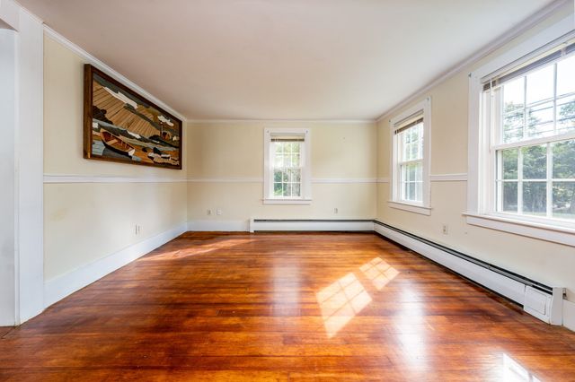 562 Waquoit Hwy, Falmouth, MA 02536