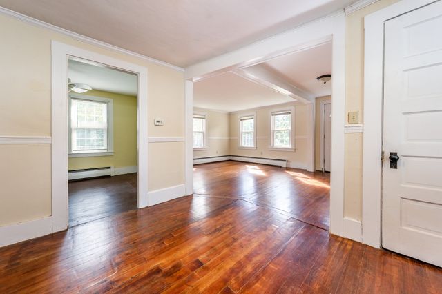 562 Waquoit Hwy, Falmouth, MA 02536