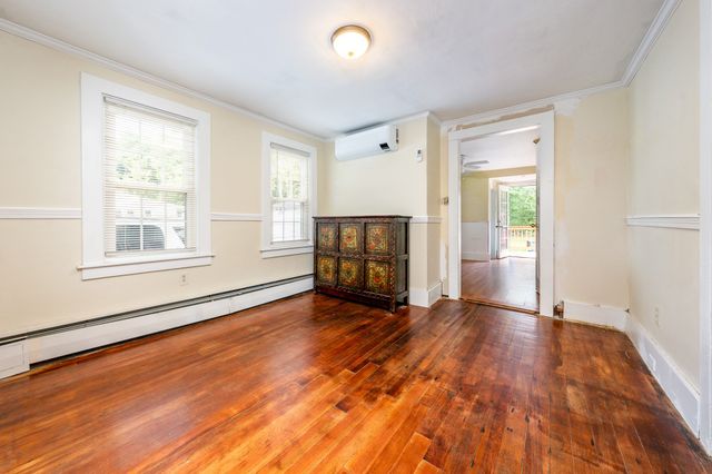 562 Waquoit Hwy, Falmouth, MA 02536