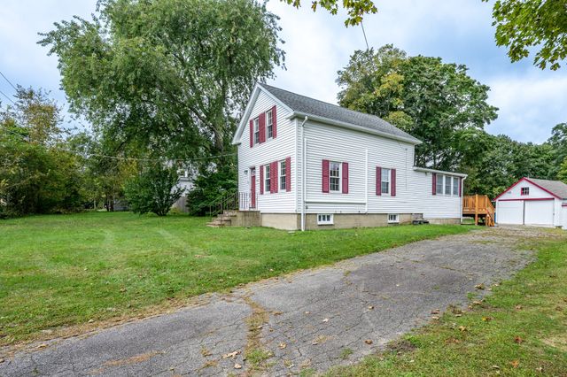562 Waquoit Hwy, Falmouth, MA 02536