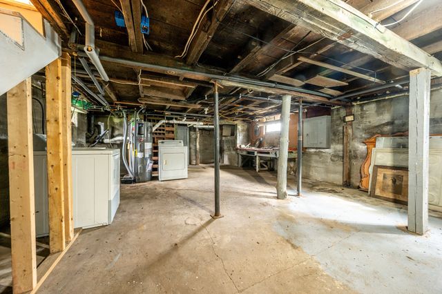 562 Waquoit Hwy, Falmouth, MA 02536