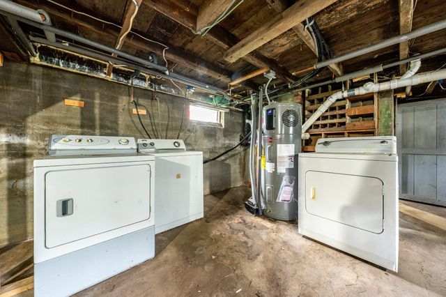 562 Waquoit Hwy, Falmouth, MA 02536