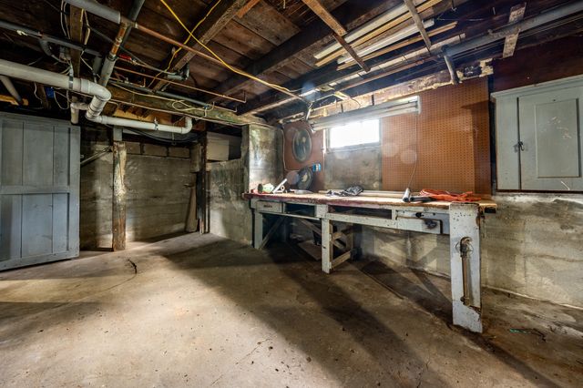 562 Waquoit Hwy, Falmouth, MA 02536