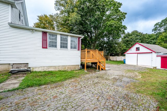 562 Waquoit Hwy, Falmouth, MA 02536