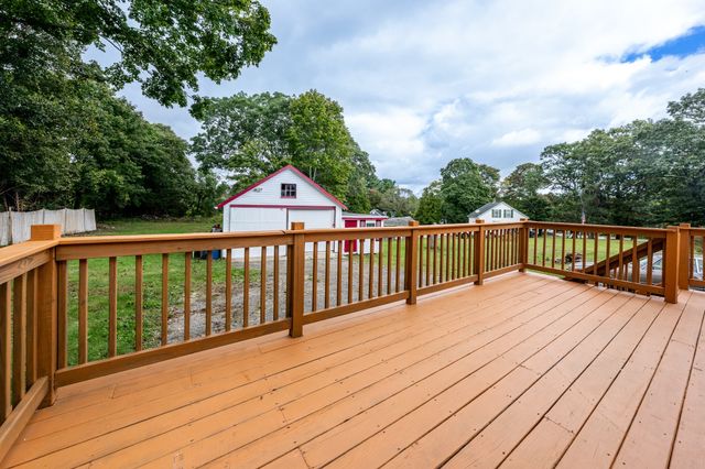 562 Waquoit Hwy, Falmouth, MA 02536