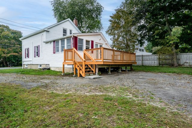 562 Waquoit Hwy, Falmouth, MA 02536