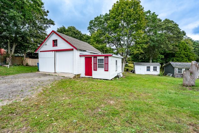 562 Waquoit Hwy, Falmouth, MA 02536
