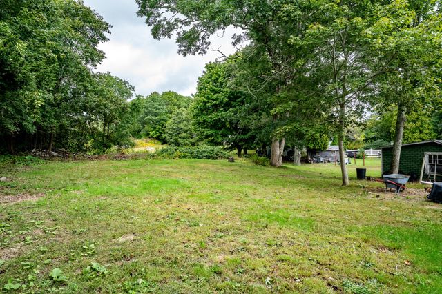 562 Waquoit Hwy, Falmouth, MA 02536
